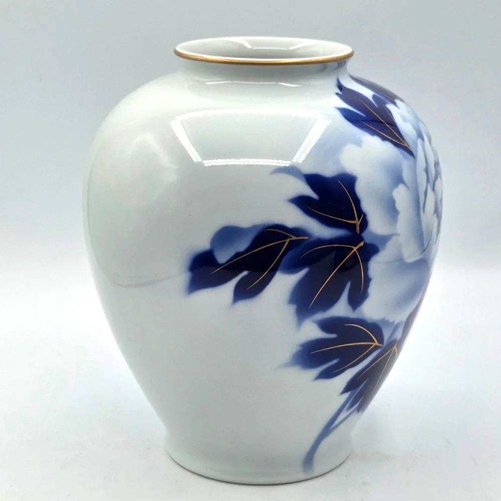 FUKAGAWA ARITA Porcelain Vase Peony Blossom  ARITA JAR 9